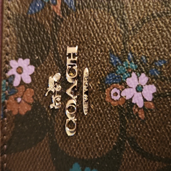 Coach wristlet - Picture 2 of 12